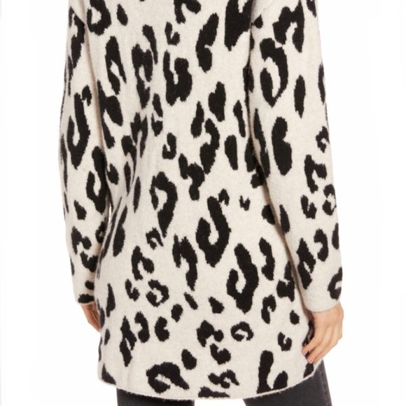 Large Leopard Cheetah Print Sweater - Picture 2 of 6